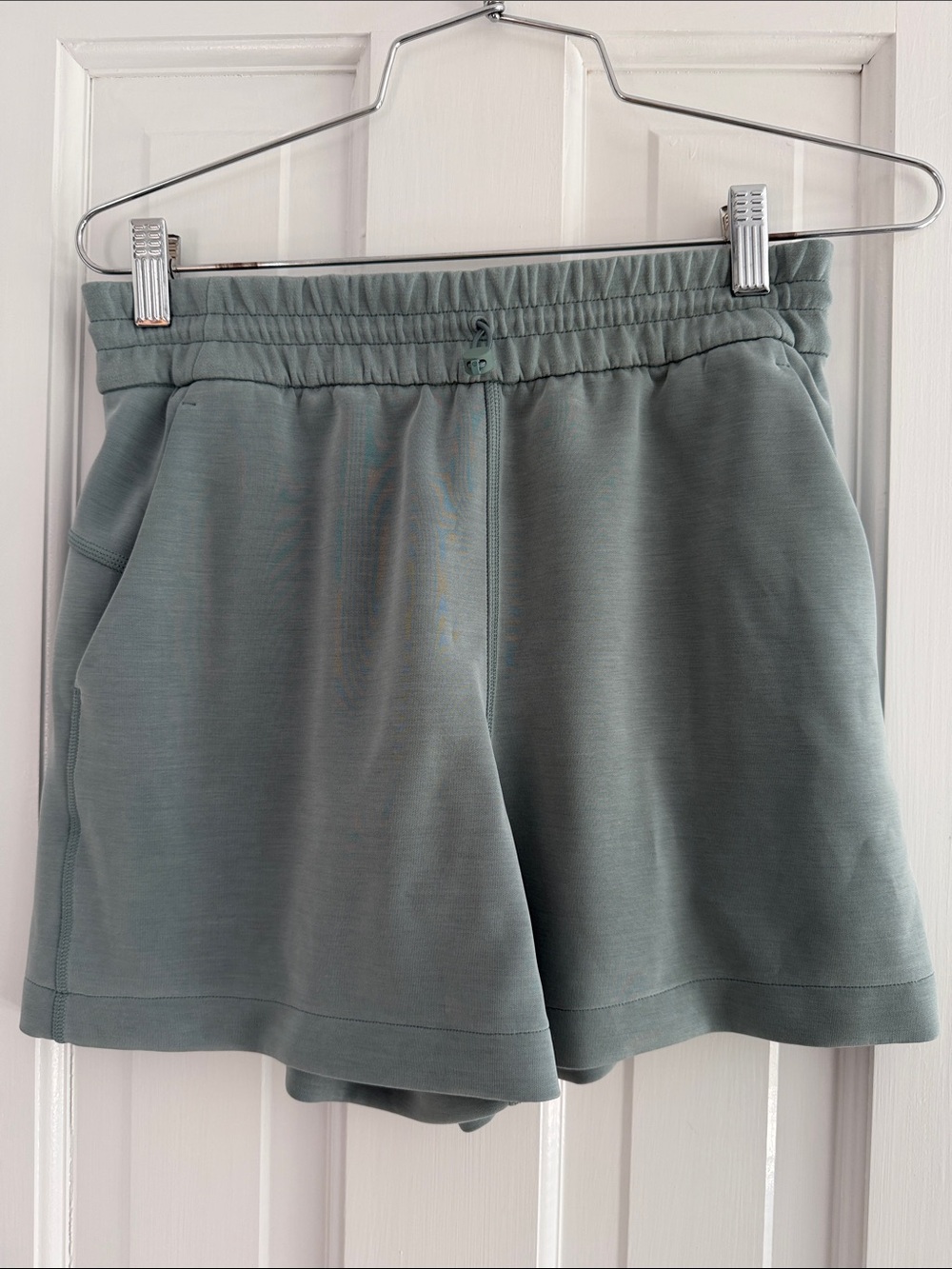Lululemon Women’s Relaxed Pull-On Shorts - Sage Green